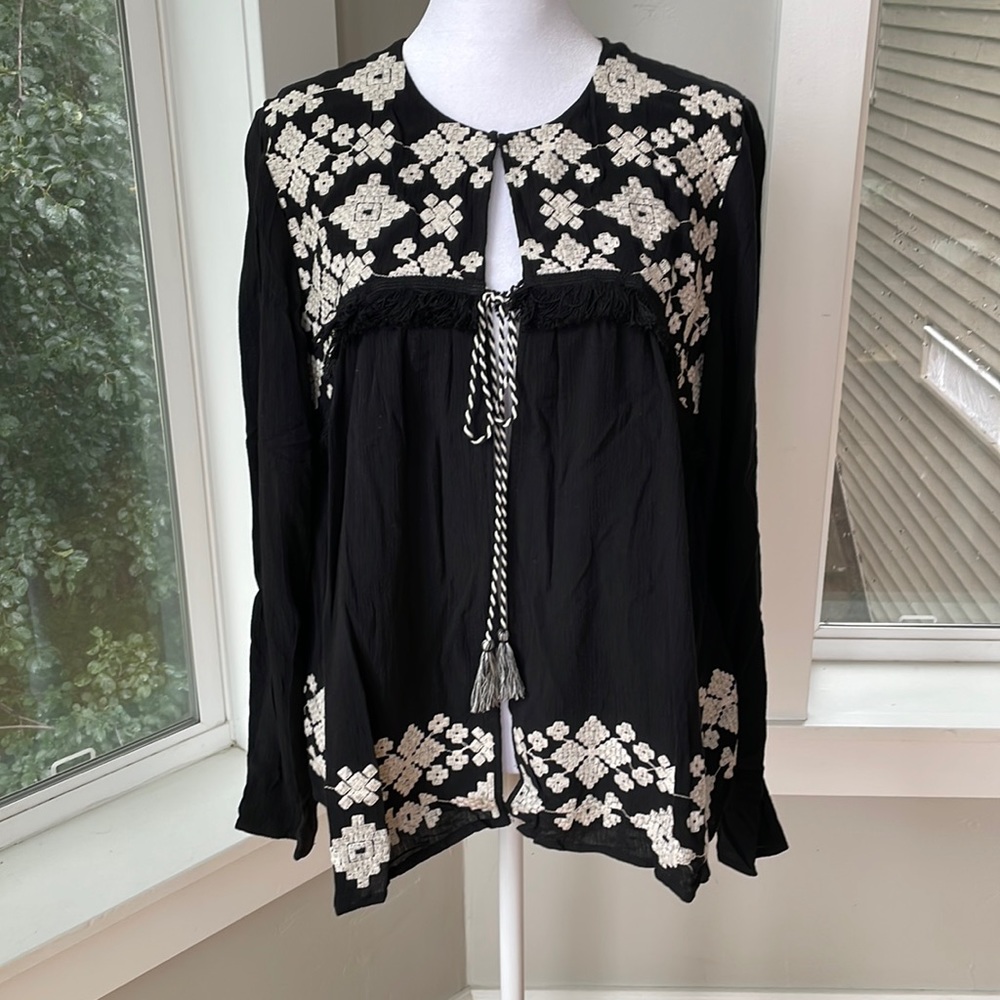 Vintage Mossimo Black White Cotton Gauze Embroidered Tassel Tie Front Top Jacket